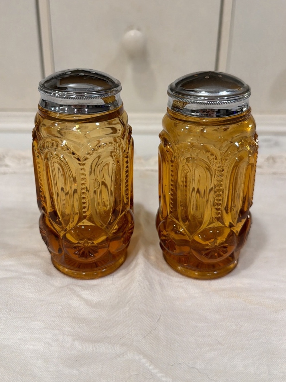 LE Smith Stars and Bars Amber Glass Salt and Pepper Shakers with Silver Tops